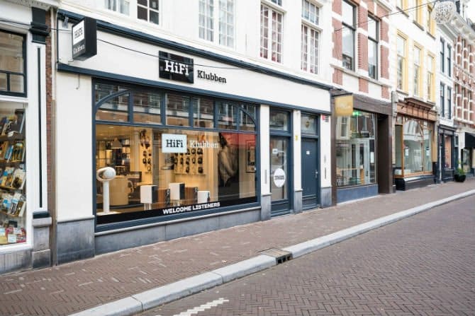 Just grab and go at the HiFi Klubben stores in the Netherlands