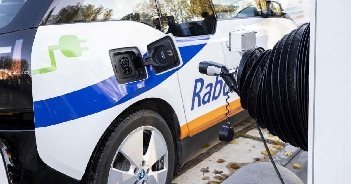 This Dutch startup is developing a robotic arm to charge electric vehicles: Gets funded