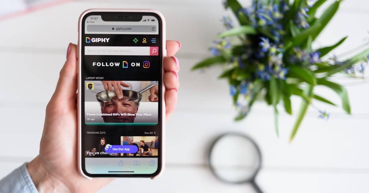 Facebook buys animated graphics startup Giphy for €370M, what’s next?