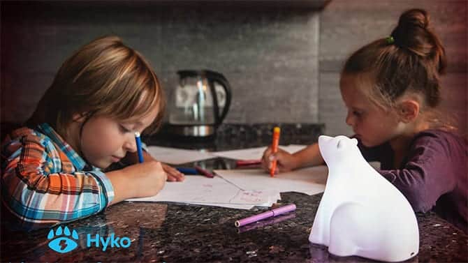 Deze Internet-of-Things-ijsbeer helpt kinderen stroom te besparen
