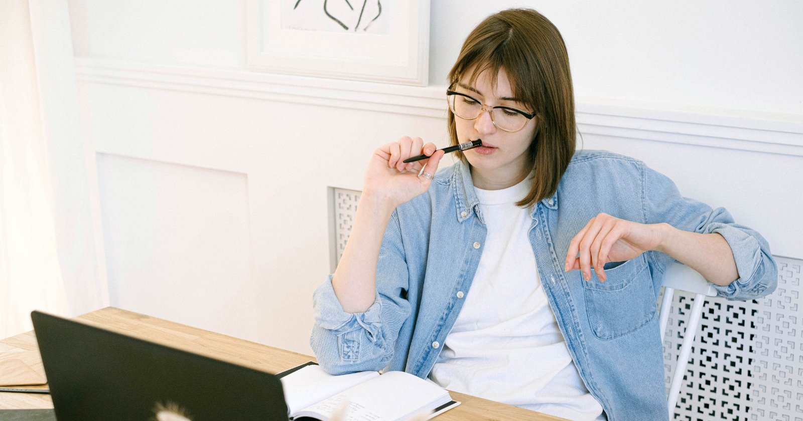 9 phrases people with genuine intellectual depth use in conversation