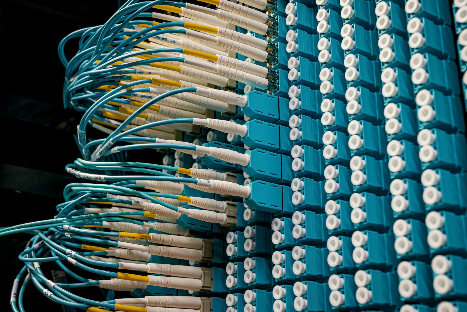 fiber optic cable ship
