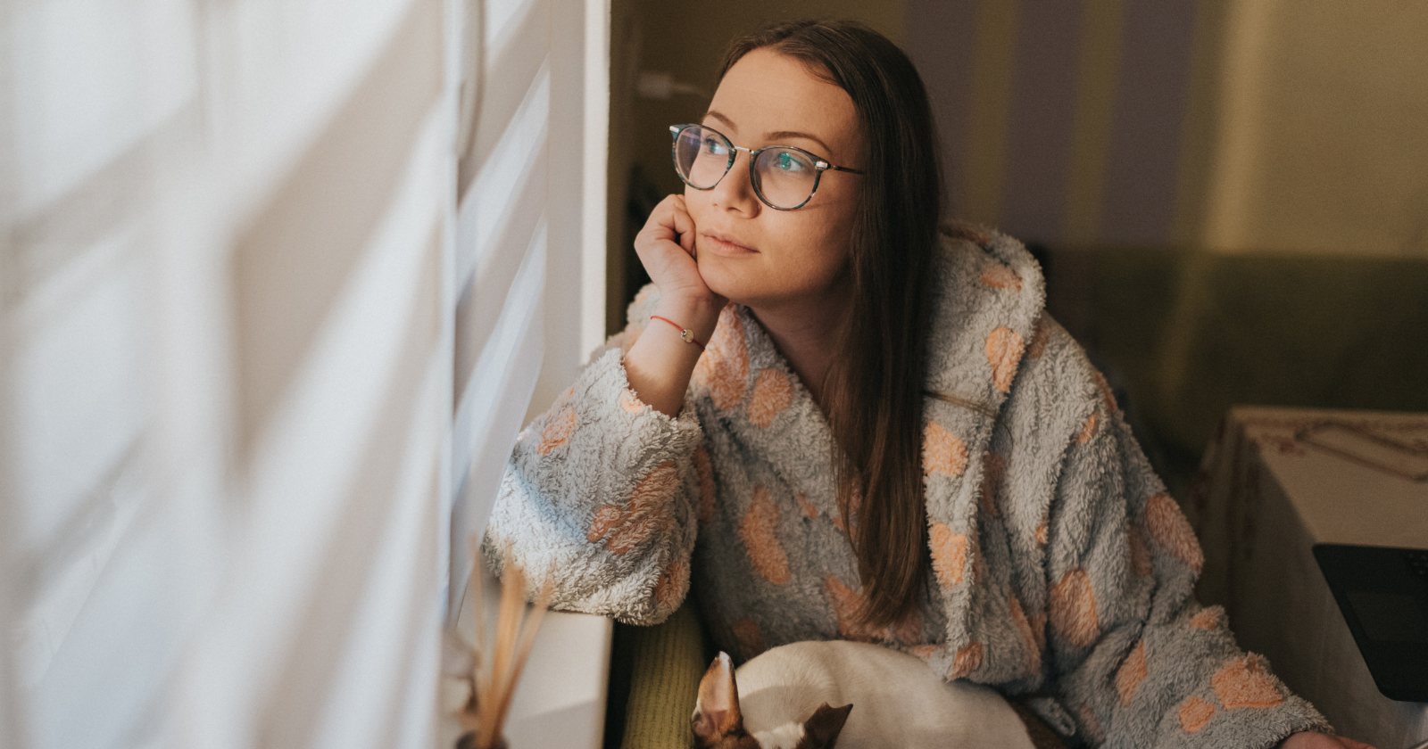 I’m 37 and I’ve started noticing that the friends who text back fastest aren’t always the ones who show up when you actually need them - and sometimes the slow responders are the ones sitting beside you when it matters