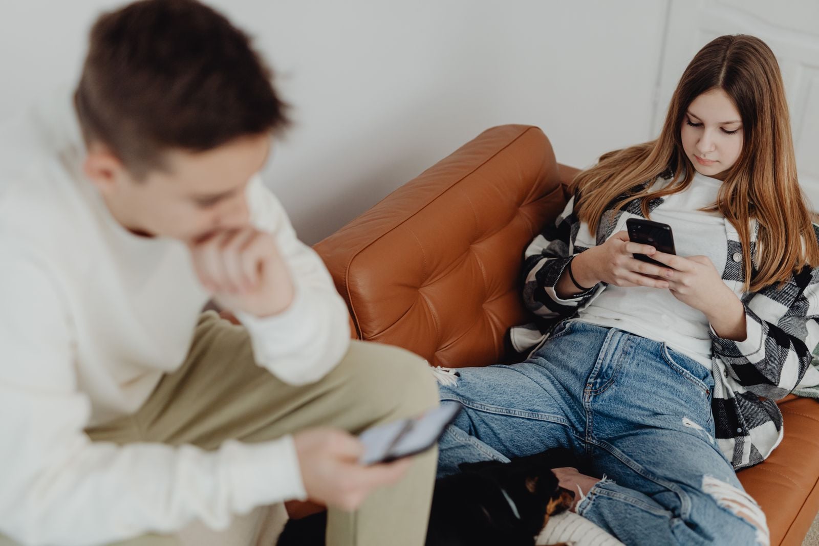 The EU says Instagram and Facebook’s addictive design likely breaks its rules — and it wants autoplay and infinite scroll off by default