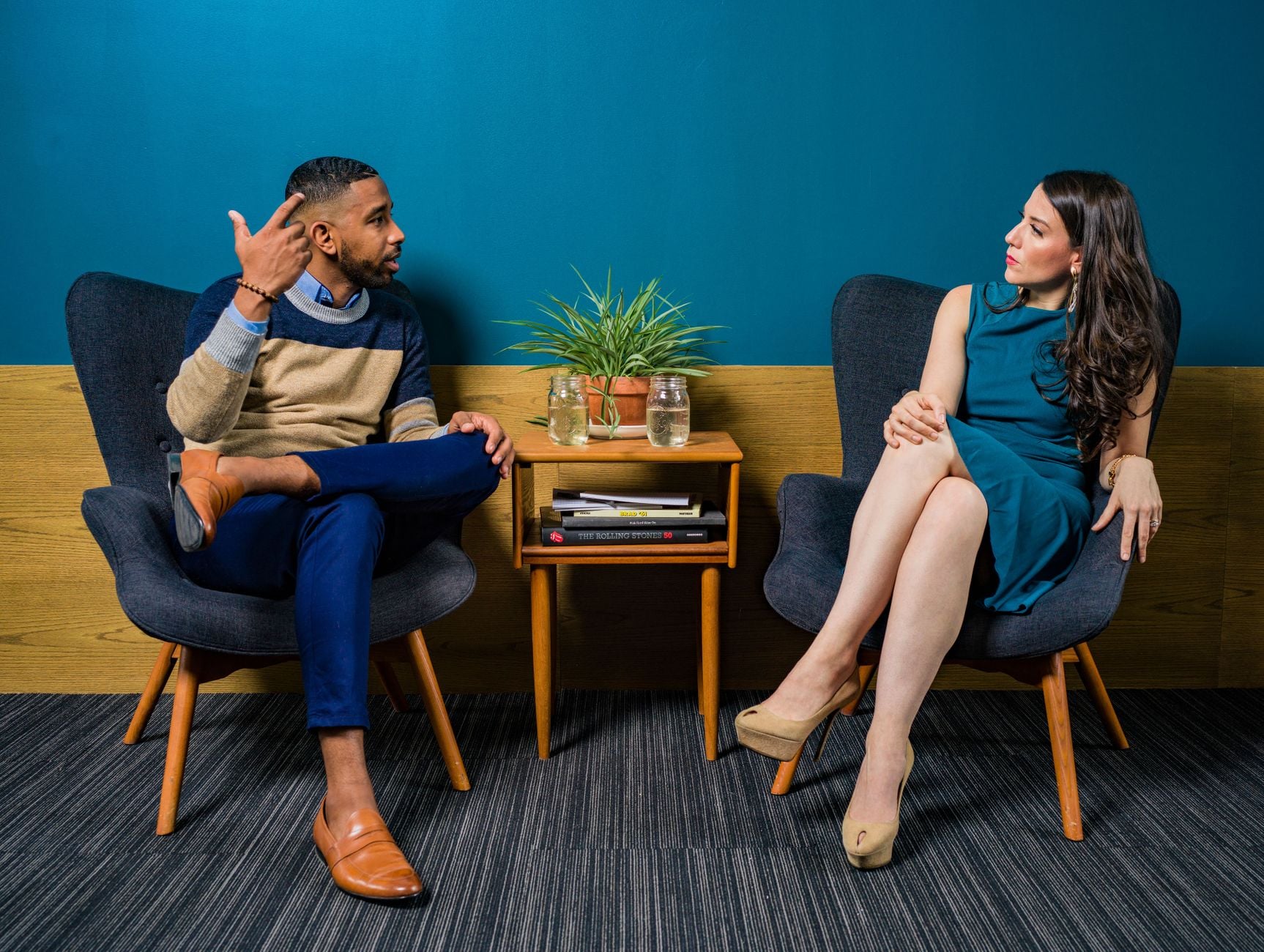 The body language said to reveal a sharp mind mostly reveals an attractive, confident one: research finds we do judge intelligence from behaviour with modest accuracy, but the snapshot tells are contaminated by looks and only real interaction carries any true signal